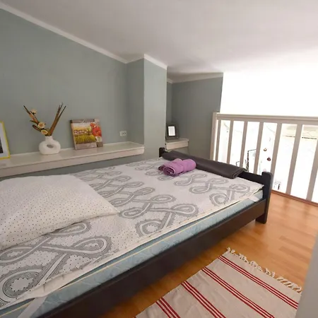 Luis By Interhome * Pinezići